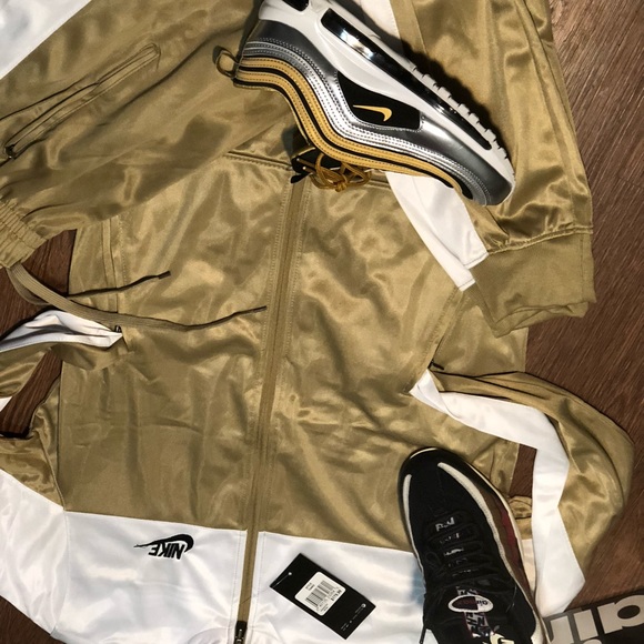 Nike Suit and shoe - Picture 2 of 3